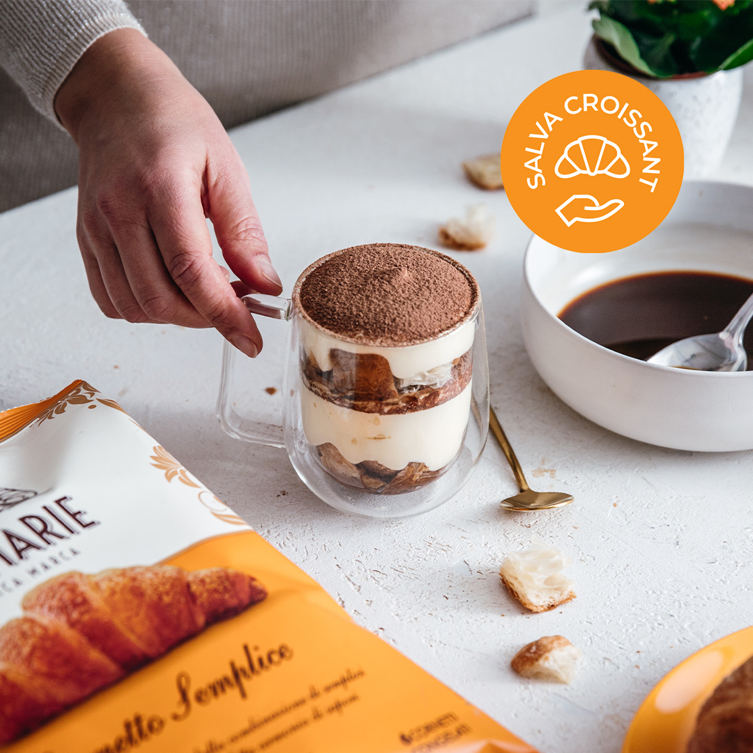 Bicchieri di Tiramisù con Croissant Tre Marie 