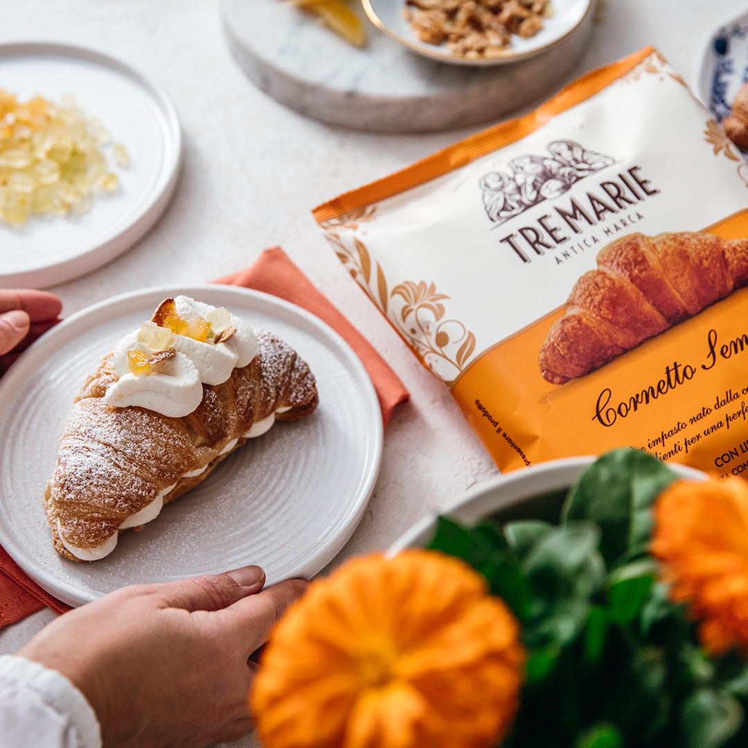 CROISSANT TRE MARIE CON CREMA DI RICOTTA, MANDORLE TOSTATE E CANDITI