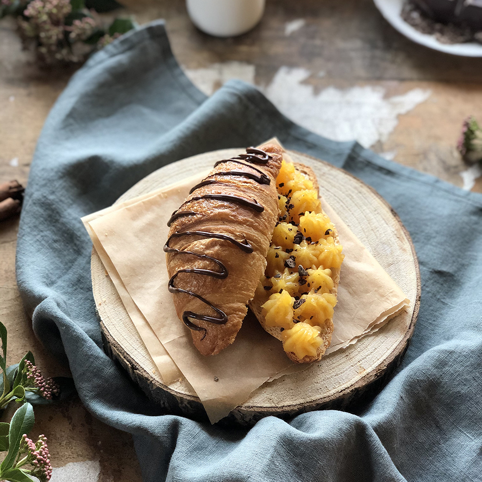 CROISSANT ALLA CREMA VEGANA D'ARANCIA E CANNELLA